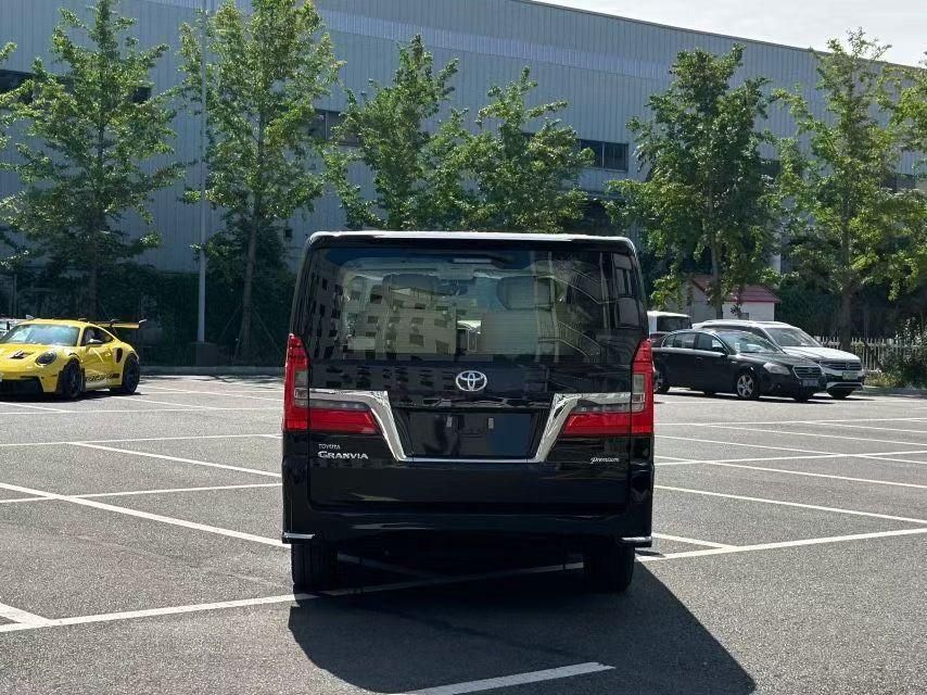 2025款丰田格兰维亚 2.8T 柴油萨尔法皇家游艇版最新价格