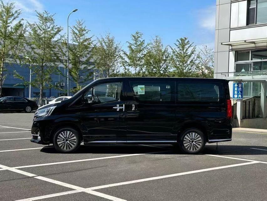 2025款丰田格兰维亚 2.8T 柴油萨尔法皇家游艇版最新价格