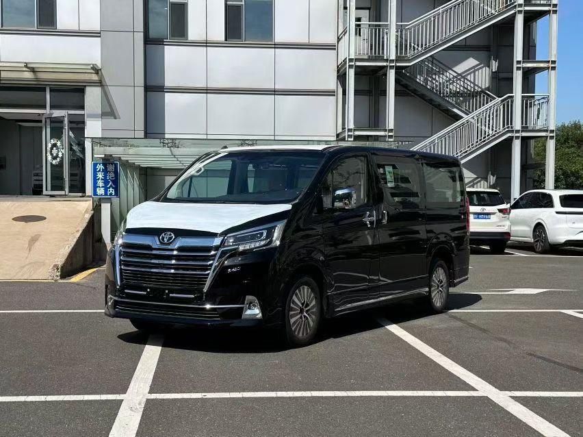 2025款丰田格兰维亚 2.8T 柴油萨尔法皇家游艇版最新价格