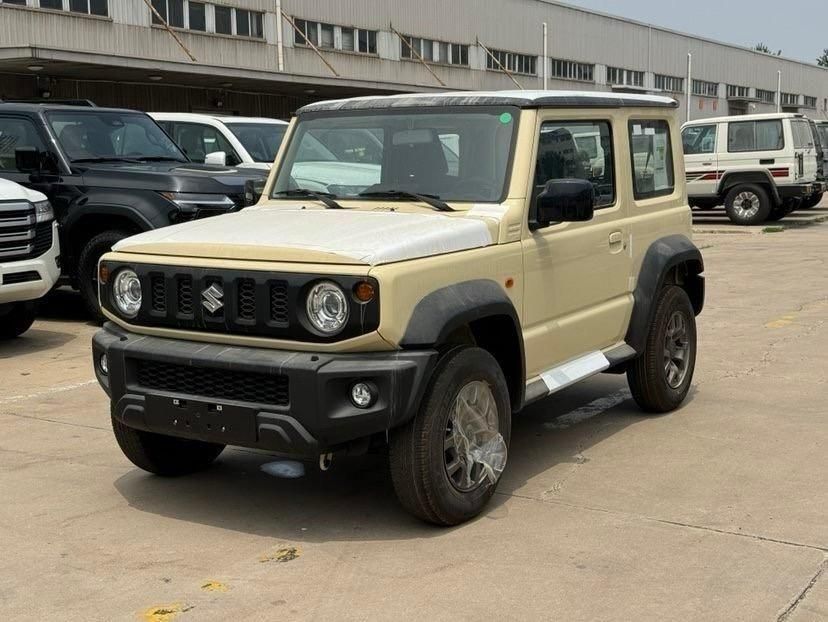 26款铃木吉姆尼告别平凡带您征服崎岖山路