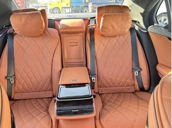 2026款奔驰S580 四驱 长轴 独家包 暗夜运动包AMG 顶峰包 