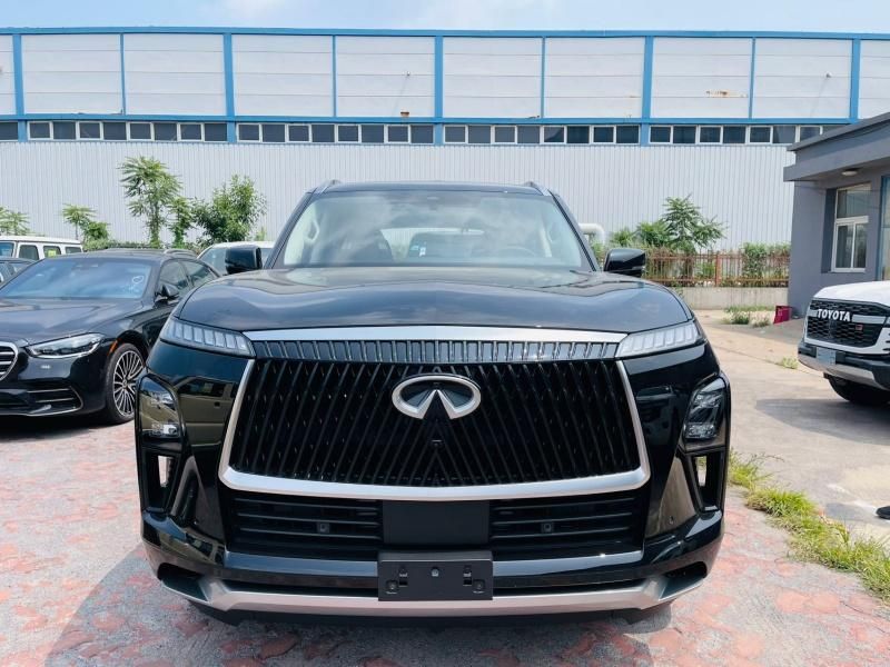 25款英菲尼迪QX80 感官版  黑/棕最新报价119万谈