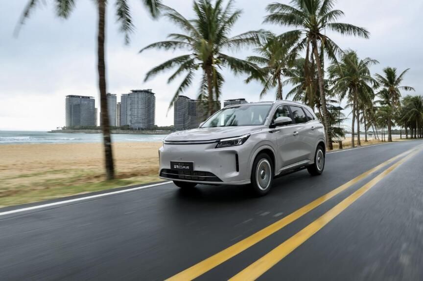 入门即顶配，第三代蓝电E5 PLUS正式上市，限时换新价仅11.98万元