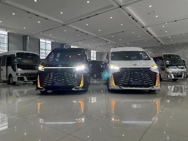 26款进口丰田海狮7座特价东营丰田海狮专卖店