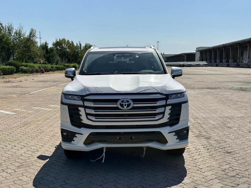 24款中东版陆地巡洋舰3.5 VXR 真皮版英雄版最新报价103万谈