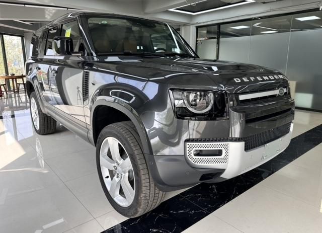 2025款路虎卫士 110 四门 3.0T 柴油D300 SE 落地价 参数<font color='red'>图解</font>