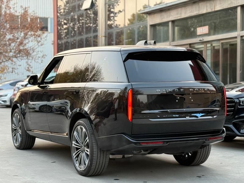 25款路虎揽胜创世长轴4.4T V8汽油版配置价格详解钜惠促销中