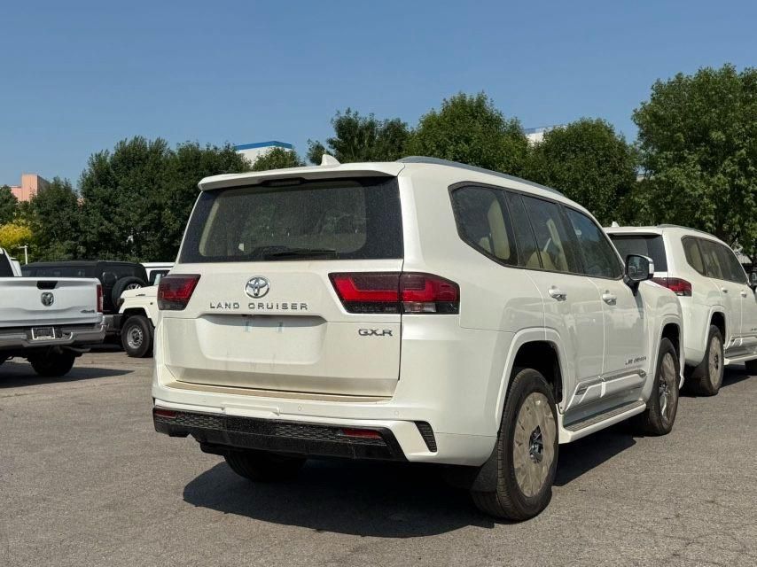 2025款蘭德酷路澤3500GXR 20輪 JBL 前通風(fēng) 雷測(cè) High科威特