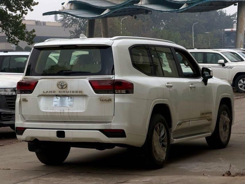 2025款蘭德酷路澤3500 GXR 20輪 JBL 前通風(fēng) 雷測 High科威特