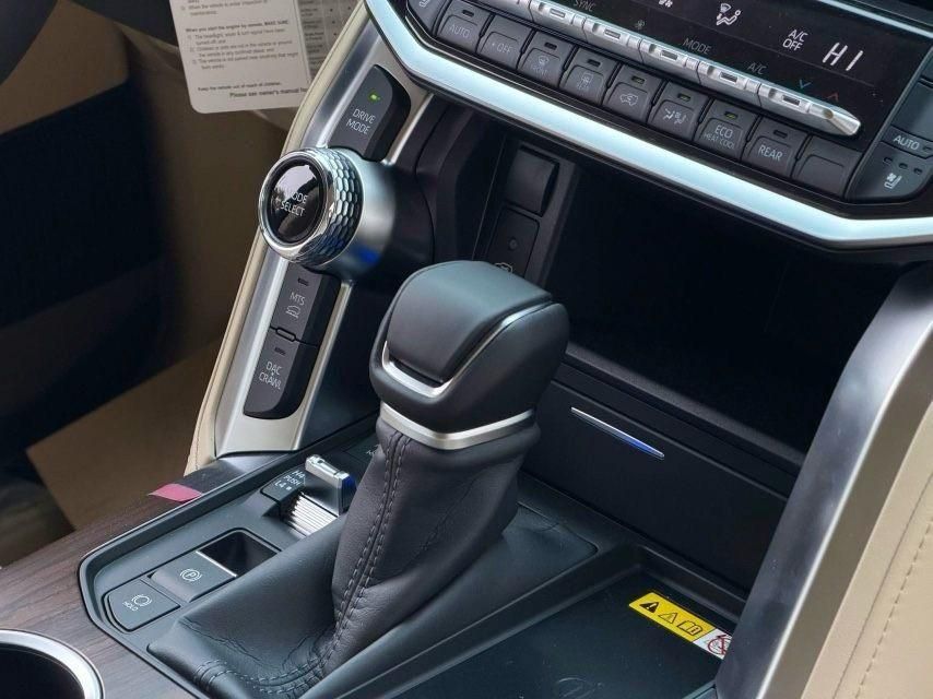 2025款蘭德酷路澤3500 GXR 20輪 JBL 前通風(fēng) 雷測 High科威特