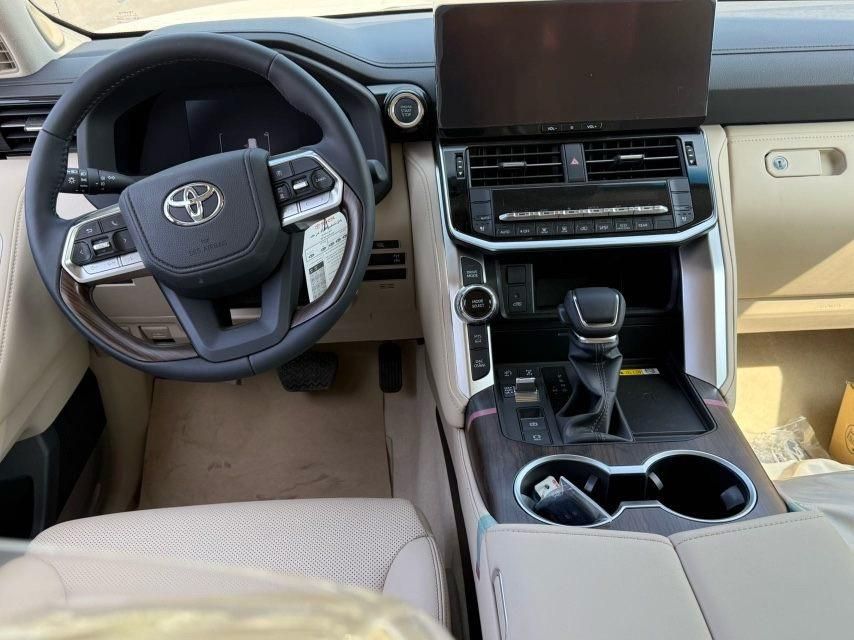 2025款蘭德酷路澤3500GXR 20輪 JBL 前通風(fēng) 雷測(cè) High科威特