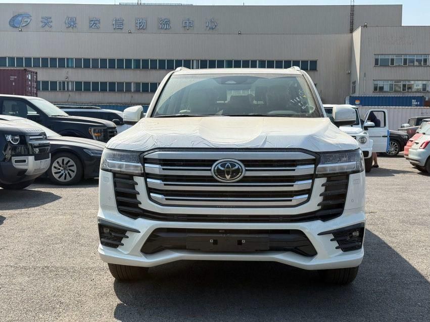 2025款蘭德酷路澤3500GXR 20輪 JBL 前通風(fēng) 雷測(cè) High科威特