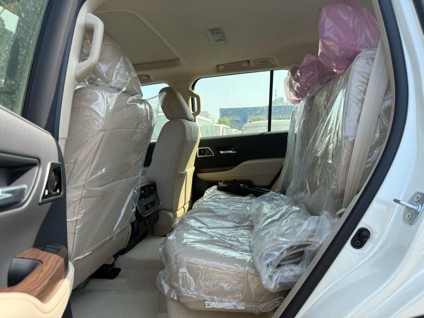 2025款蘭德酷路澤3500GXR 20輪 JBL 前通風(fēng) 雷測(cè) High科威特