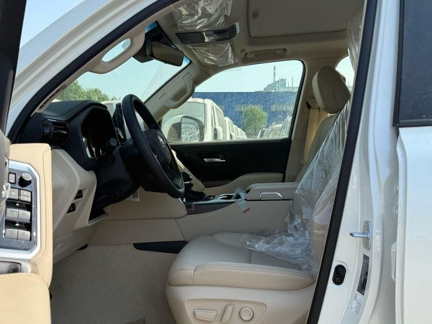 2025款蘭德酷路澤3500GXR 20輪 JBL 前通風(fēng) 雷測(cè) High科威特