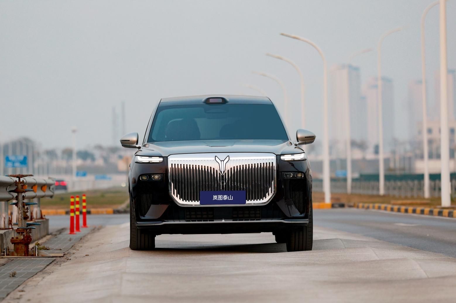 华系豪华破圈!岚图泰山车主探厂,解锁智造与安全双重密码