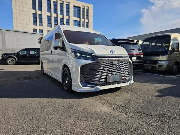 北京丰田海狮10座黄牌商务车多少钱凯萨皇冠版配置详情