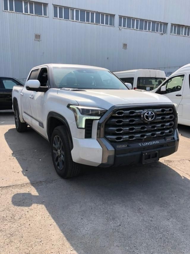 2025款豐田坦途 3.5T 混動 Platinum鉑金 視覺沖擊感更強