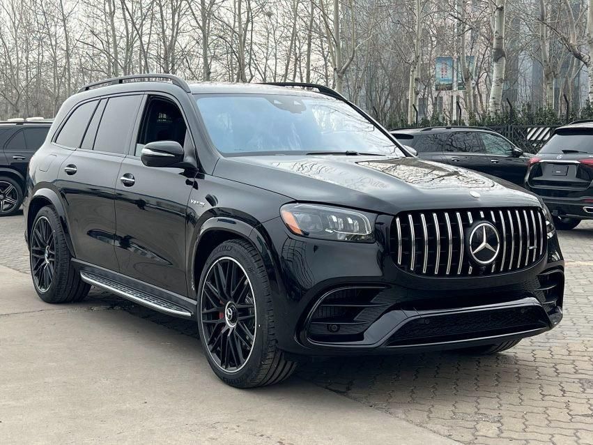 25款奔驰GLS63AMG 7座豪华SUV竟是性能猛兽 3.8秒破百