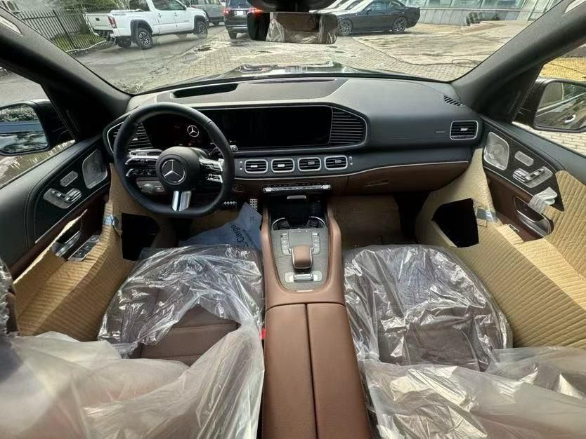 25款奔驰GLS450 3.0T+9AT+380马力+全时四驱奔驰大型SUV