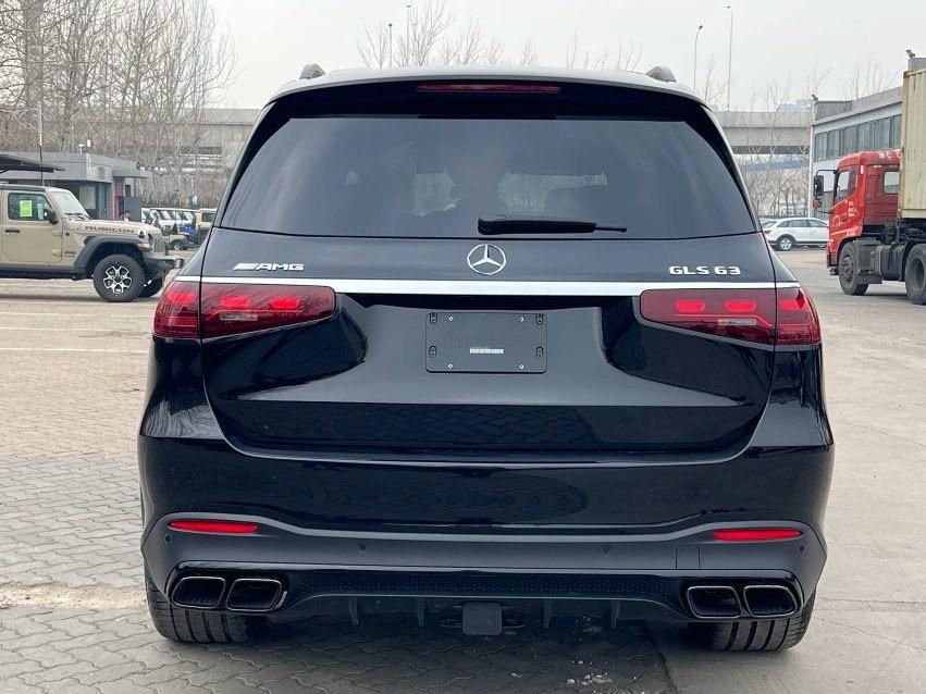 25款奔驰GLS63AMG 7座豪华SUV竟是性能猛兽 3.8秒破百