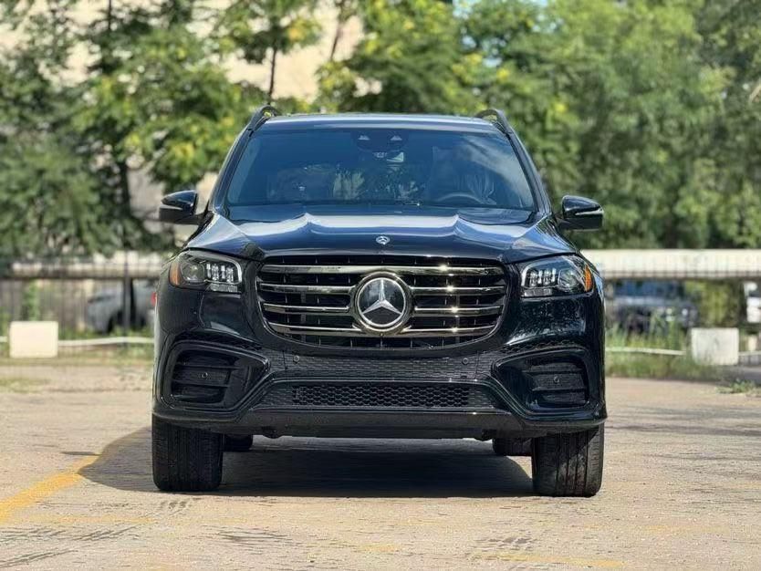 25款奔驰GLS450 3.0T+9AT+380马力+全时四驱奔驰大型SUV