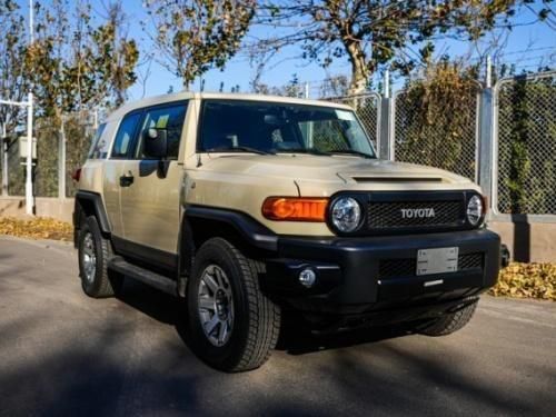 ‌2025款FJ酷路泽价格直击 顶配落地价金融优惠解析