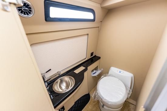 丰田海狮亚洲第一店 9座接待版  13911066072 （蓝牌C本）