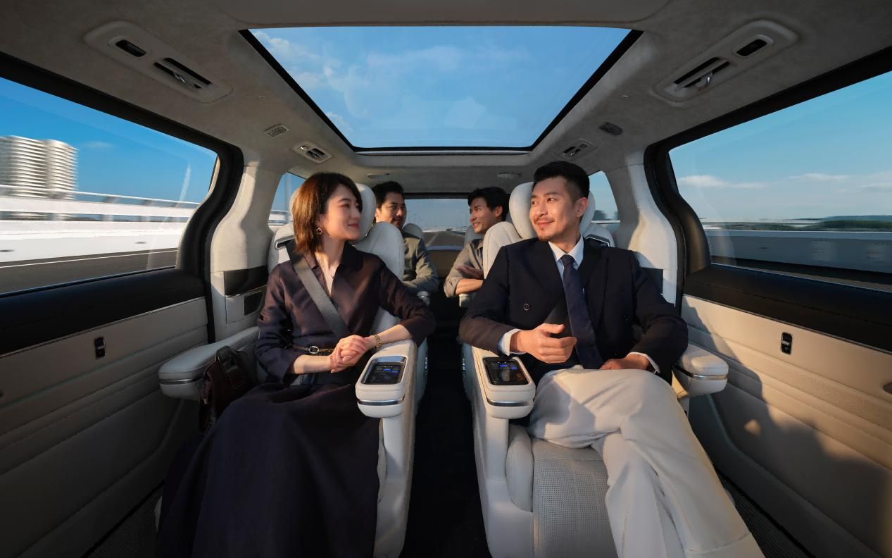 吉利银河V900开启预售 全能满配成就家庭旗舰MPV最优解