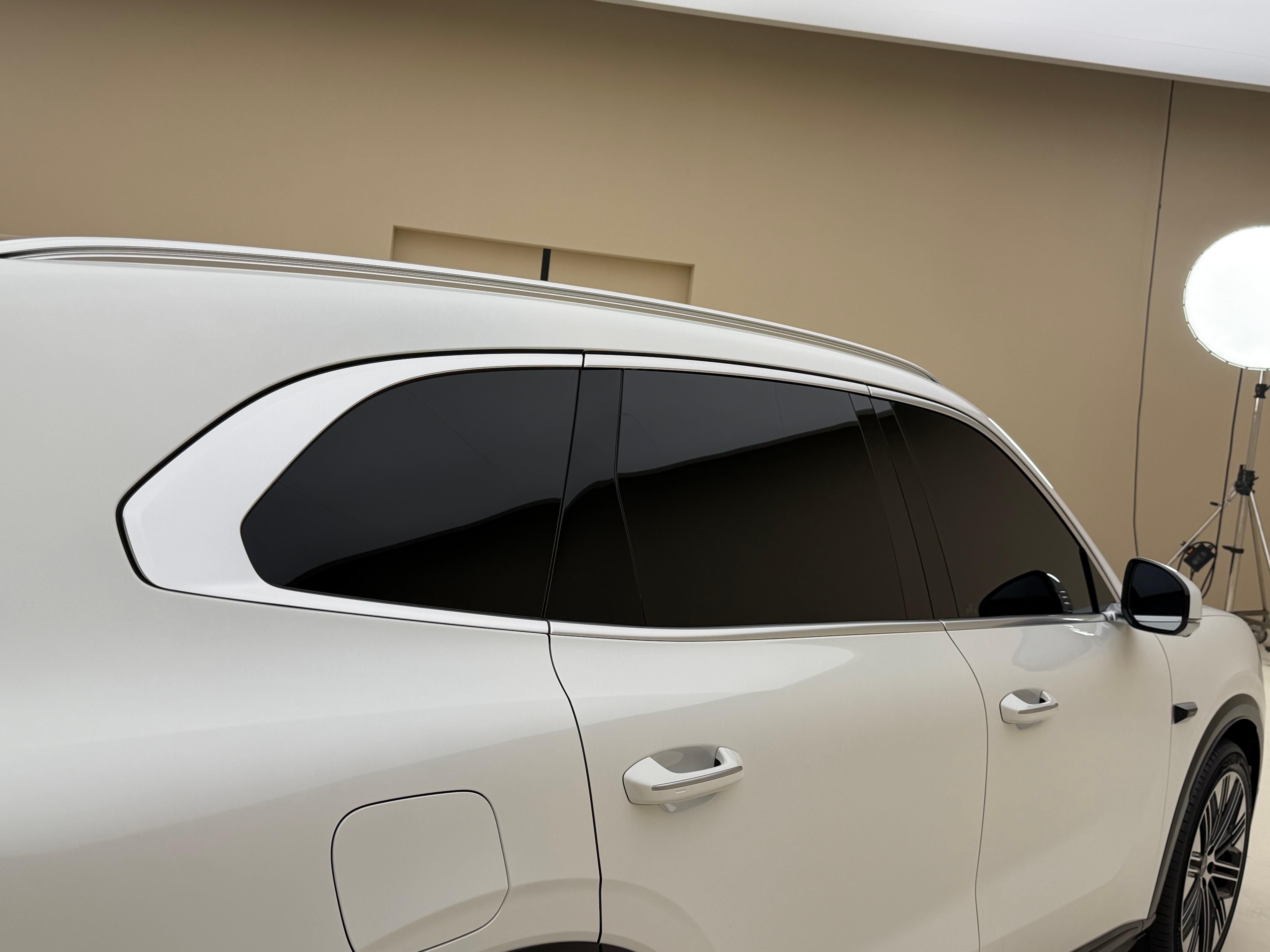 极氪 8X 静态首拍：不是小号9X，这是爆款的节奏？