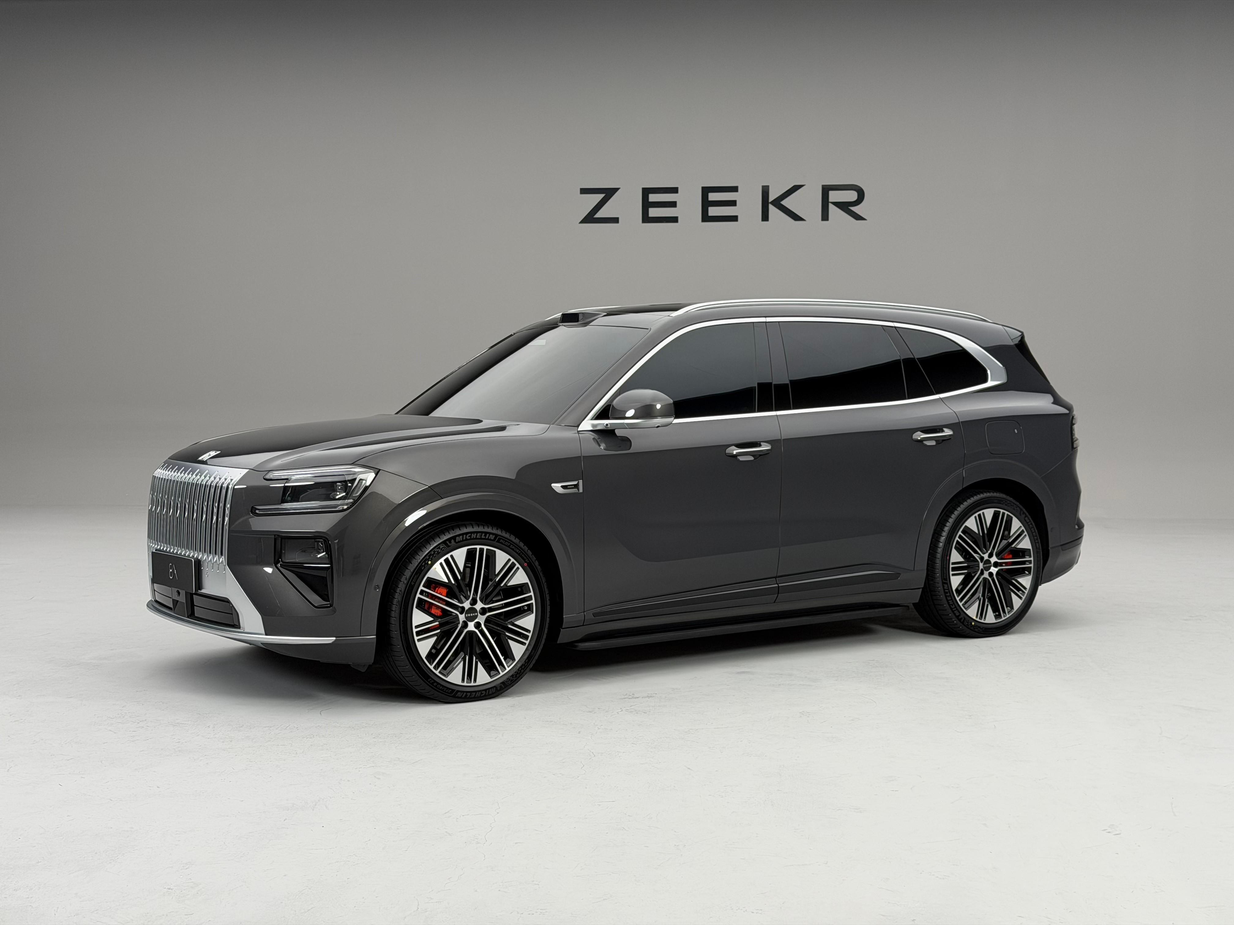 极氪 8X 静态首拍：不是小号9X，这是爆款的节奏？