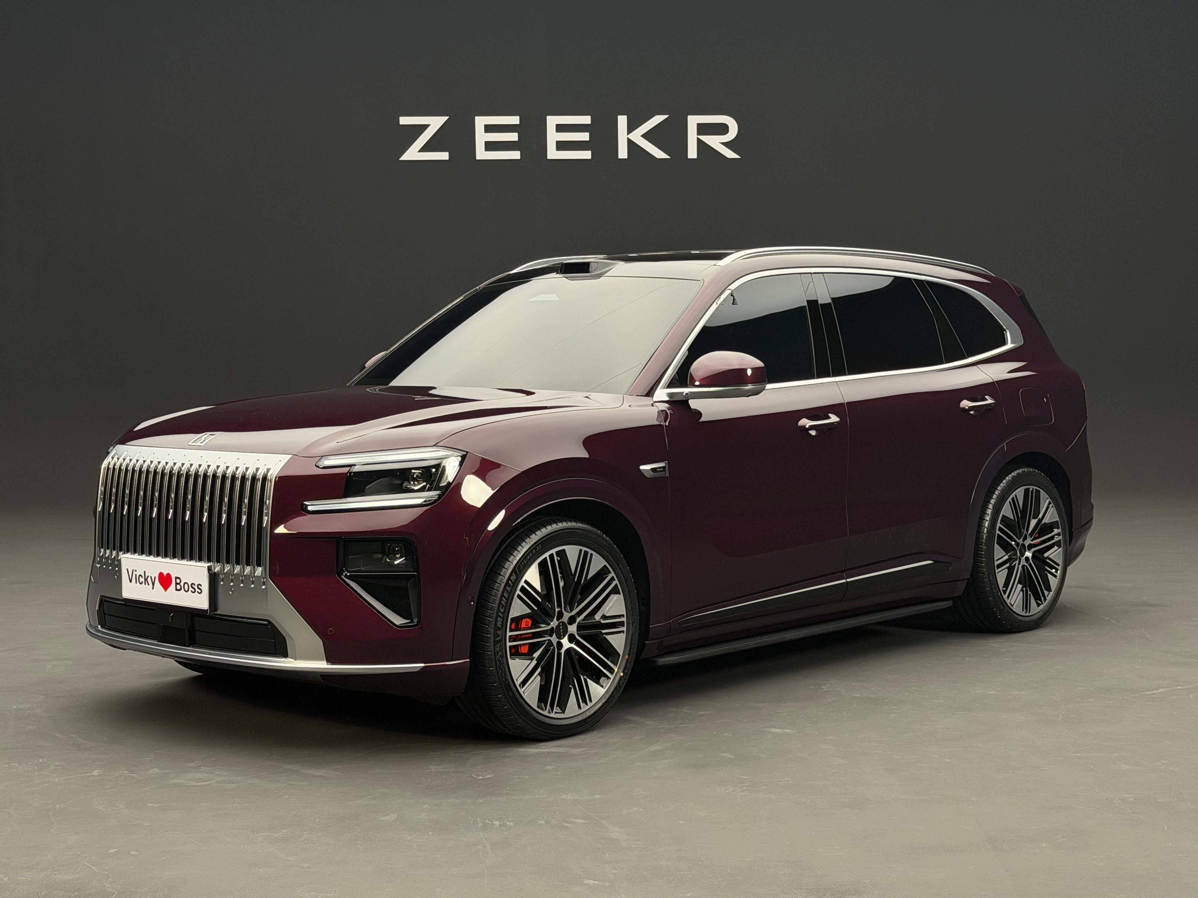 极氪 8X 静态首拍：不是小号9X，这是爆款的节奏？