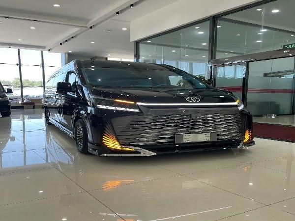 丰田海狮凯萨皇冠版4座带床落地价