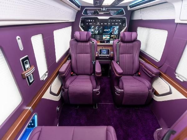 4s店丰田海狮7座商务车最新报价及参数图片