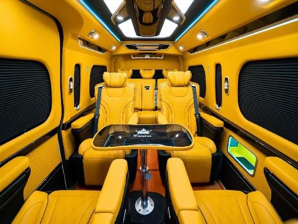 4s店丰田海狮7座商务车最新报价及参数图片