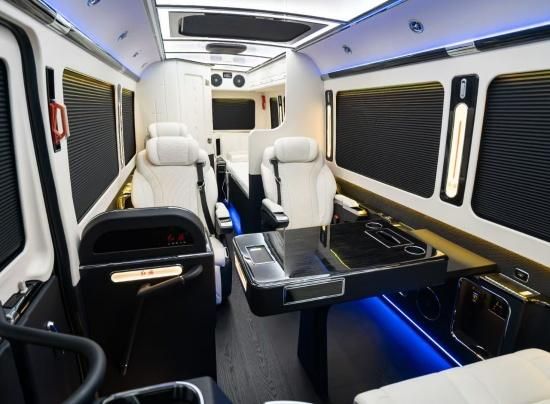 紅旗國悅4S店2026款12座商務(wù)車帶床衛(wèi)生間全國聯(lián)保可上牌