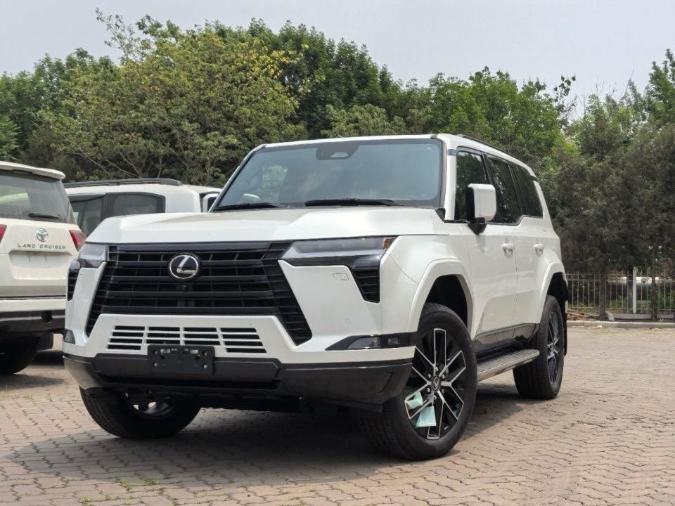 2025款加拿大版GX550高级版➕白黑 101万