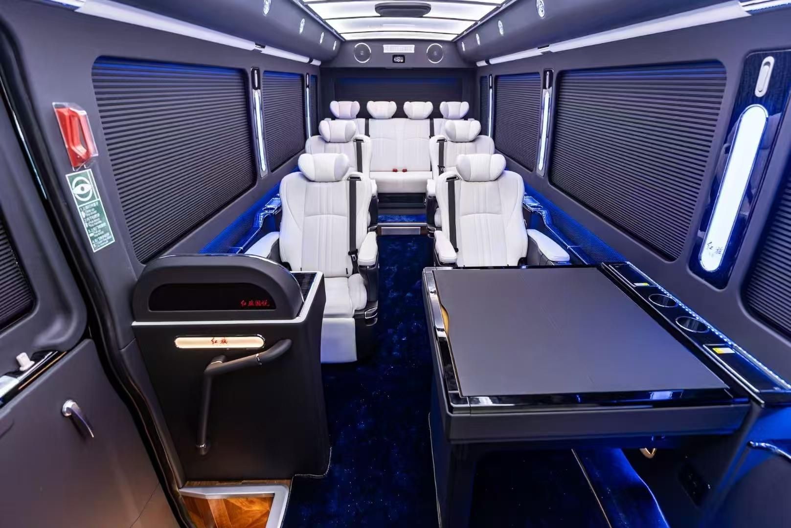 26年红旗国悦尊享移动行宫：红旗国悦12座车型配置解析 