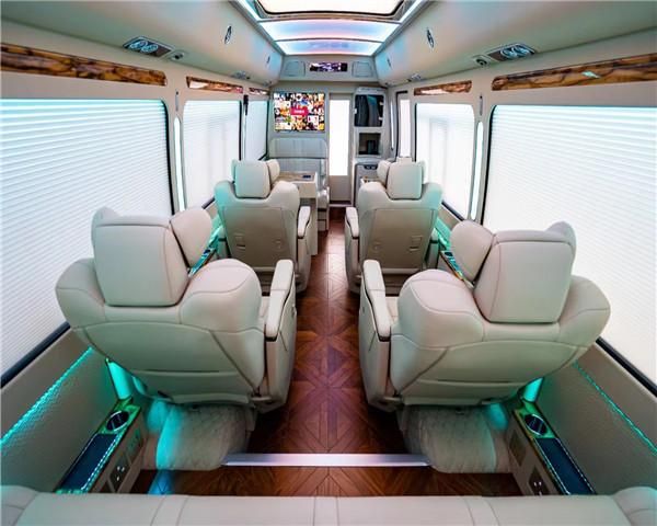 豐田考斯特4S店2026款 8座房車帶床衛(wèi)生間 42-85 萬全國聯(lián)保上牌