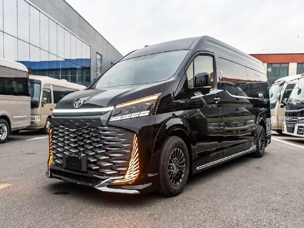 丰田考斯特4S店2026款 8座房车带床卫生间 42-85 万全国联保上牌