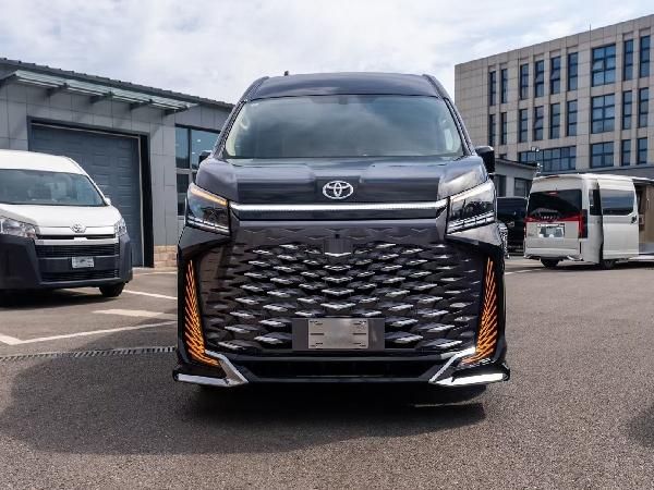 丰田海狮4S店总裁定制版 4 座独立卫浴 42 万起高端商务座驾