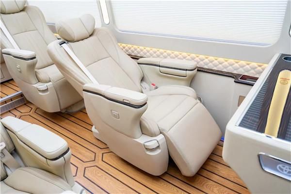 26年丰田考斯特4s店丰田考斯特嘉俊恒通总店