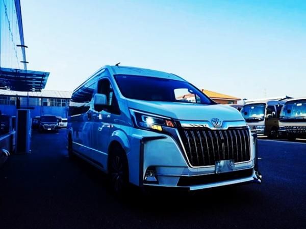 紅旗國悅4S店2026款12座商務車帶床衛生間全國聯保可上牌