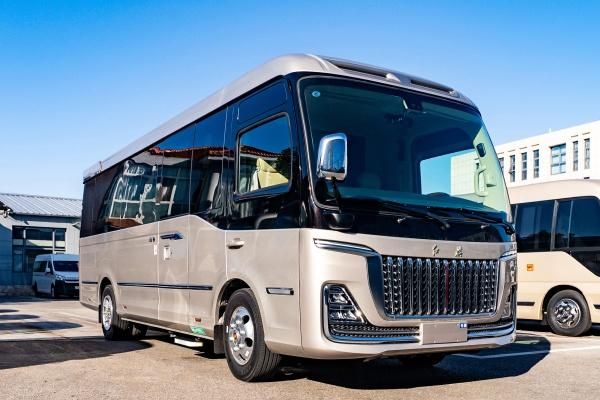 26年红旗国悦12座红旗国悦4s店现车