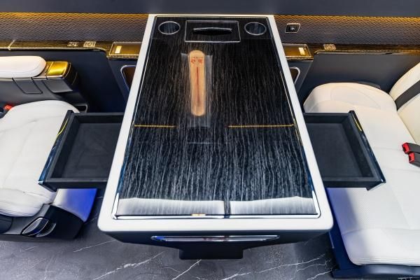 26年红旗国悦12座红旗国悦4s店现车