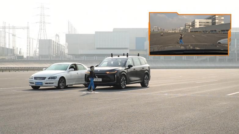 从极限挑战中“全员生还”！揭秘华境S的全球顶级安全朋友圈