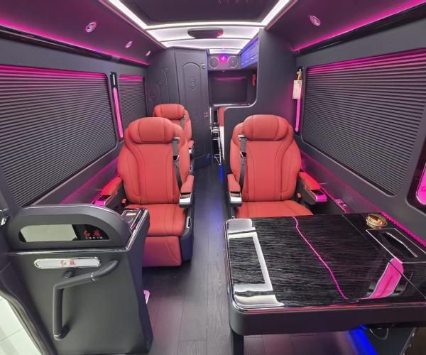 红旗国悦 4S 店 2026 款商务房车可定制改装方案配置齐全42-88万