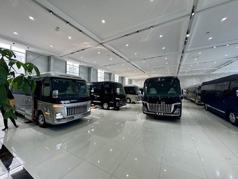 2026 款红旗国悦 4S 旗舰店 16 座尊享客车 （42~98 万）