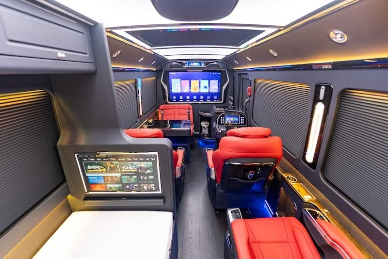 2026 款红旗国悦 4S 旗舰店 16 座尊享客车 （42~98 万）