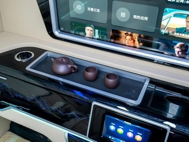 26年丰田海狮7座价格丰田海狮改装配置装饰