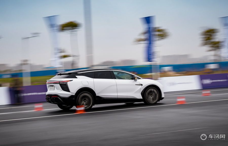 这块中国智能汽车“天花板”有点香